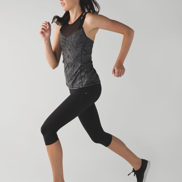 Lululemon Running In The City Tank Stripe Play Slate Black - Picture 3 of 9